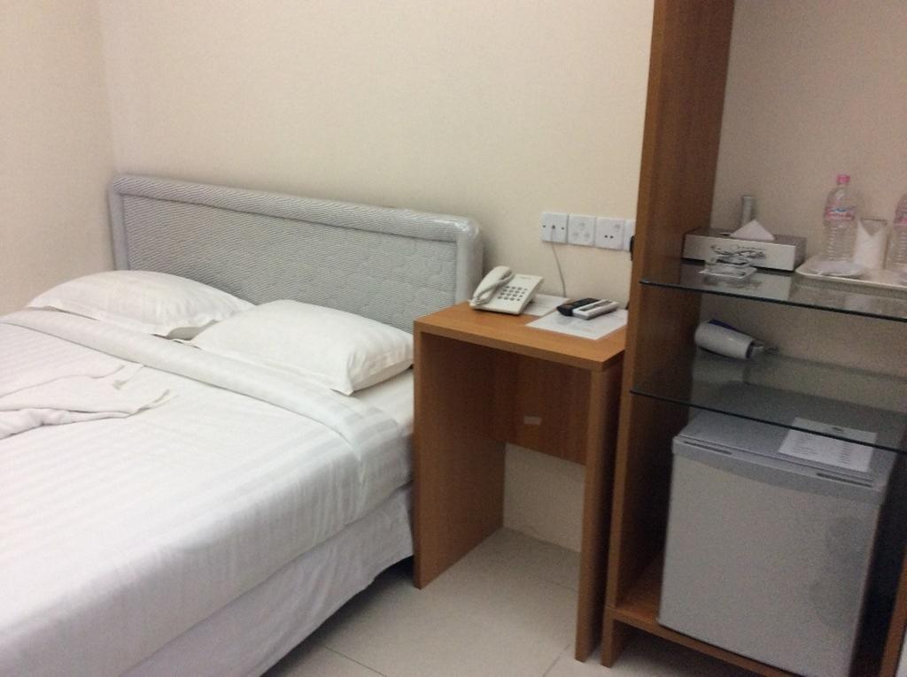 Star Max Hotel Yangon Esterno foto