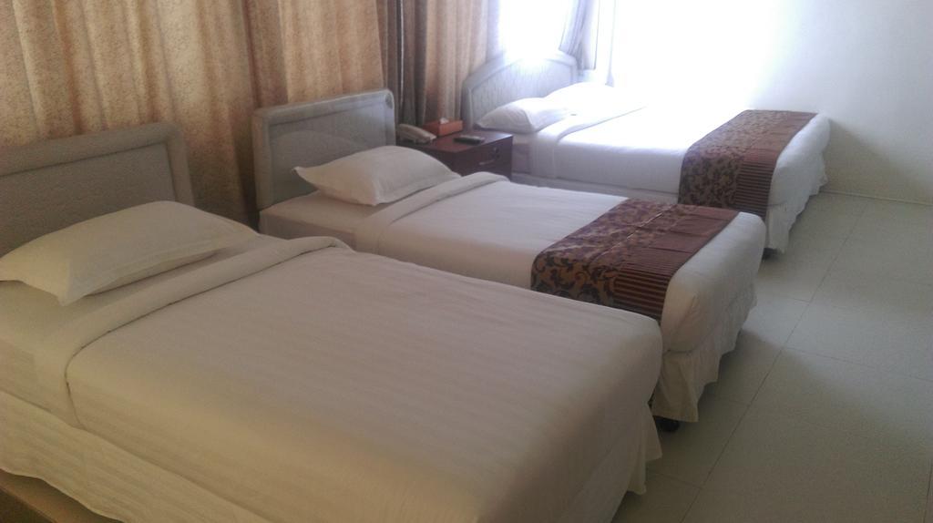 Star Max Hotel Yangon Esterno foto