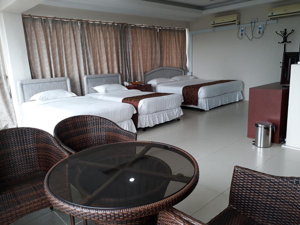 Star Max Hotel Yangon Esterno foto